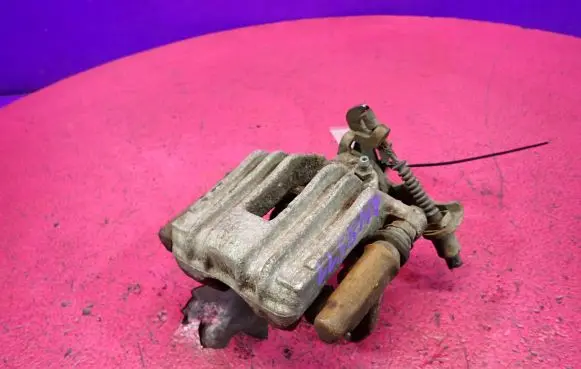 Skoda Superb B5 (3U) Rear brake caliper