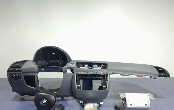 BMW 1 E81 E87 Dashboard 