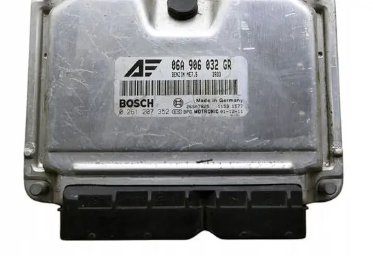 Seat Alhambra (Mk1) Engine control unit/module 06A906032GR