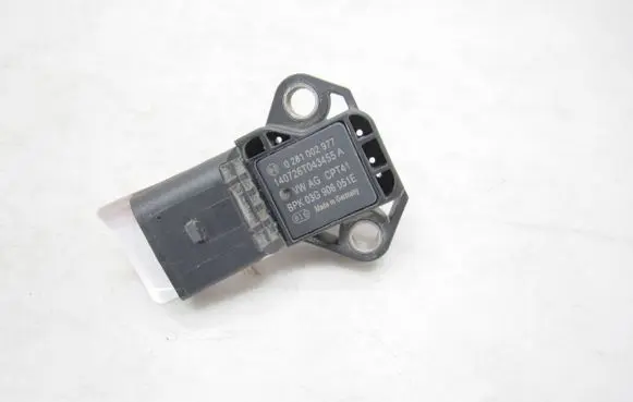 Volkswagen Golf VII Air pressure sensor 03G906051E 0281002977 140726T043555A