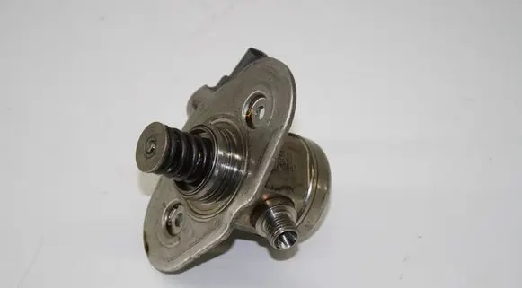 BMW 5 F10 F11 Mechanical fuel pump 8604232