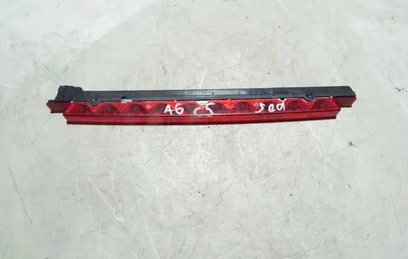 Audi A6 S6 C5 4B Third/center stoplight 4B0945097