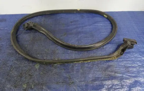 Mercedes-Benz SLK R171 Seal rubber (tailgate) A1717500098