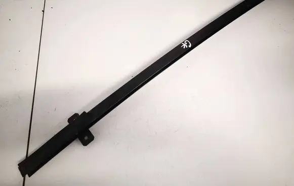 Volkswagen Touran I Rear door glass trim molding
