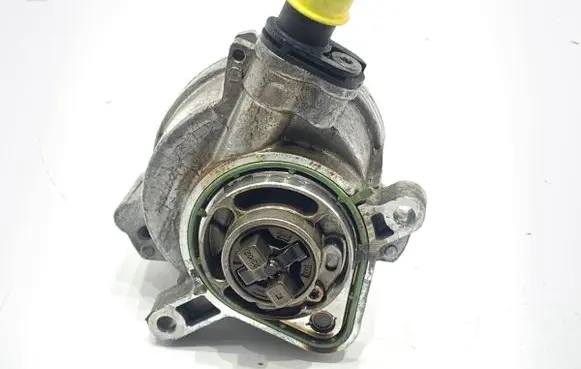 Nissan Qashqai J12 Vacuum pump A2820909800