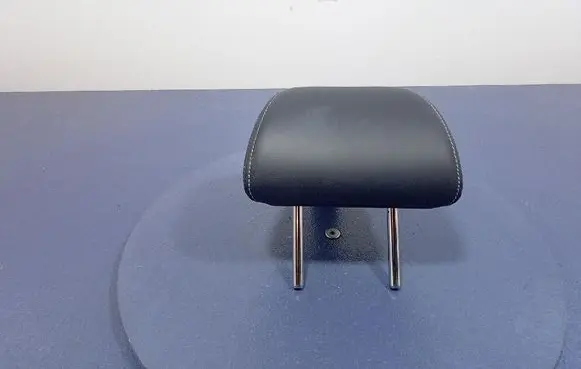 Infiniti Q50 Front seat headrest 