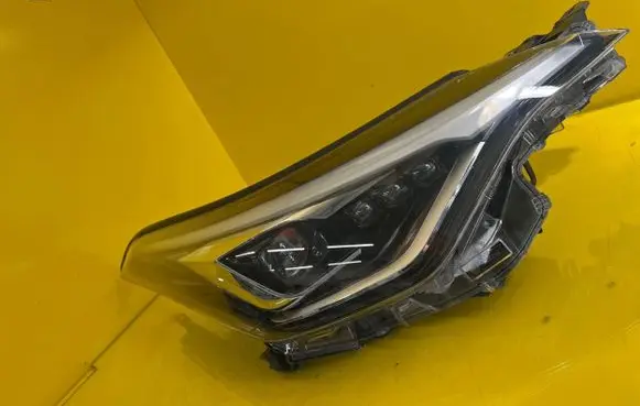 Toyota C-HR I Headlight/headlamp 81110-F4280