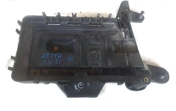 Volkswagen Jetta V Battery tray 1KM915333