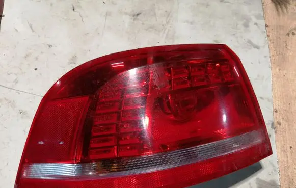 Volkswagen PASSAT B7 Rear/tail lights