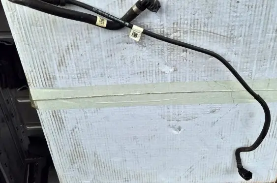 BMW X1 F48 F49 Engine coolant pipe/hose 8647256