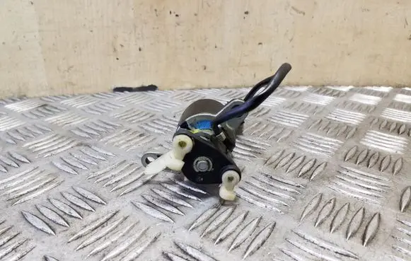 Audi 80 90 S2 B4 Tailgate exterior lock 