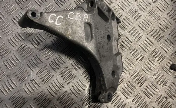 Volkswagen PASSAT CC Engine mounting bracket 03l199207