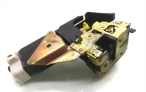 Mitsubishi Carisma Rear door lock
