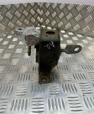 Toyota Corolla E120 E130 Engine mount bracket