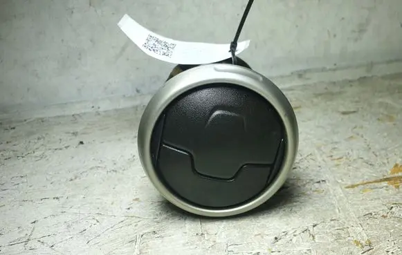 Nissan Qashqai Dash center air vent grill 68760JD10A