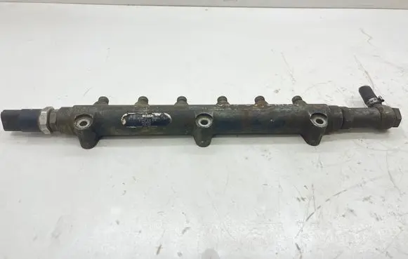 Volvo V70 Fuel main line pipe 0445215010 8658250