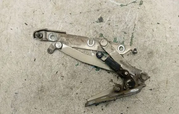 Audi A6 S6 C6 4F Tailgate/trunk/boot hinge 4F5827302