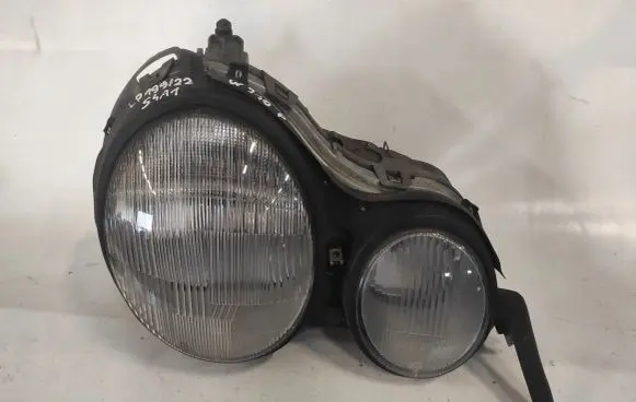 Mercedes-Benz E W210 Headlights/headlamps set 2108200461