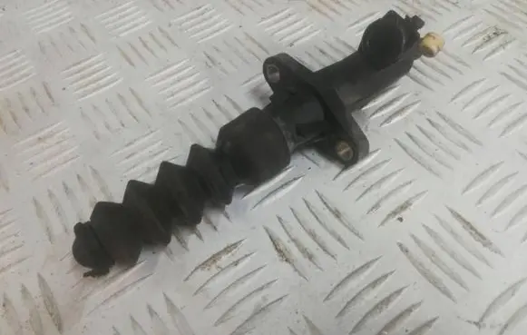 Peugeot Rifter Clutch slave cylinder 9835233280