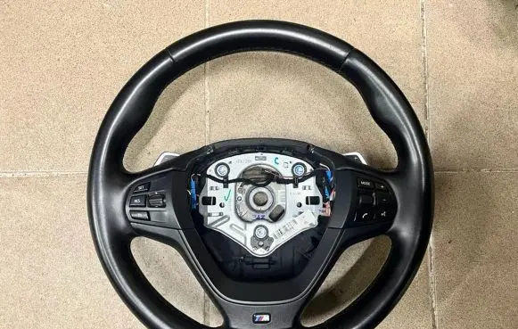 BMW X3 F25 Steering wheel