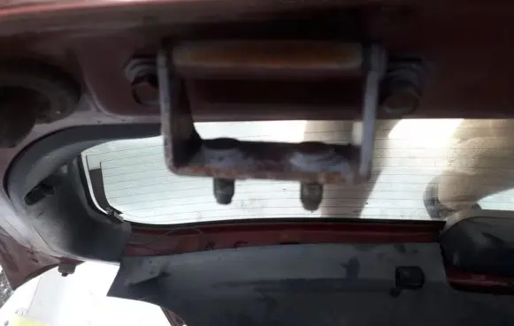 Nissan Almera Tailgate/trunk/boot hinge