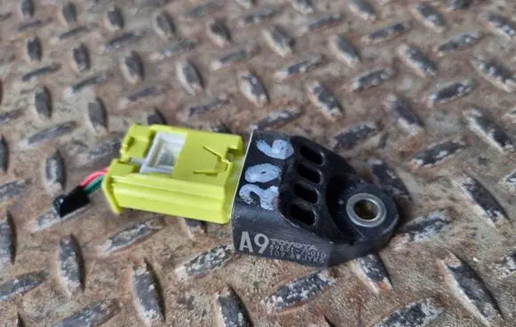 Lexus CT 200H Airbag deployment crash/impact sensor 8983175010