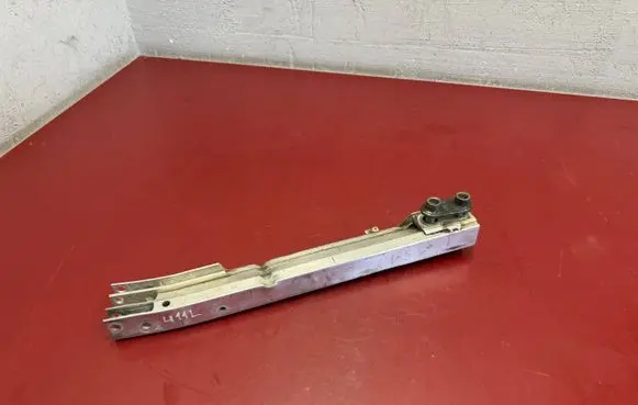BMW X1 U11 Radiator support slam panel bracket 8737235 51118737235