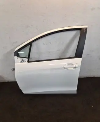 Toyota Yaris Front door 