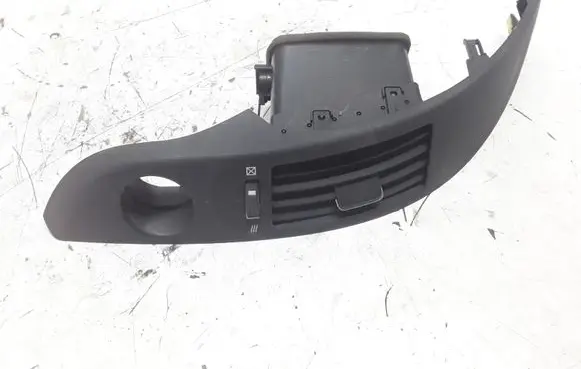 Toyota Corolla Verso AR10 Dash center air vent grill 5567064010