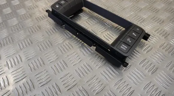 Land Rover Evoque I Radio/GPS head unit trim BJ3218C858BC