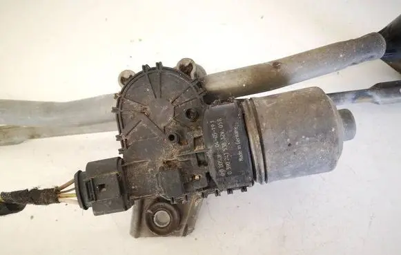 Opel Astra H Wiper motor 0390241538