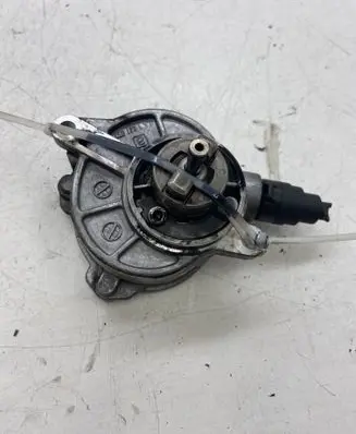 Mercedes-Benz C AMG W204 Vacuum pump A6462300165