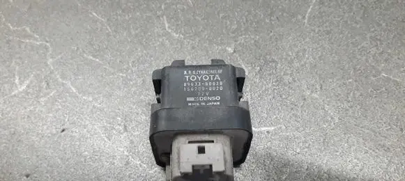 Toyota Corolla E100 Fuel pump relay 89633-50020