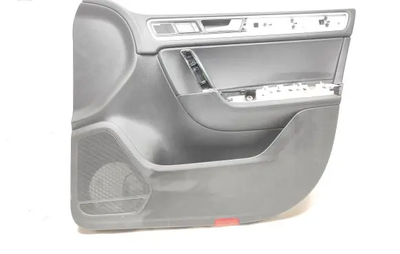 Volkswagen Touareg II Front door card panel trim 7P1861012R 047581 545095