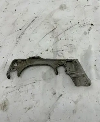 Mercedes-Benz E W212 Air filter cleaner box bracket assembly A6510940127