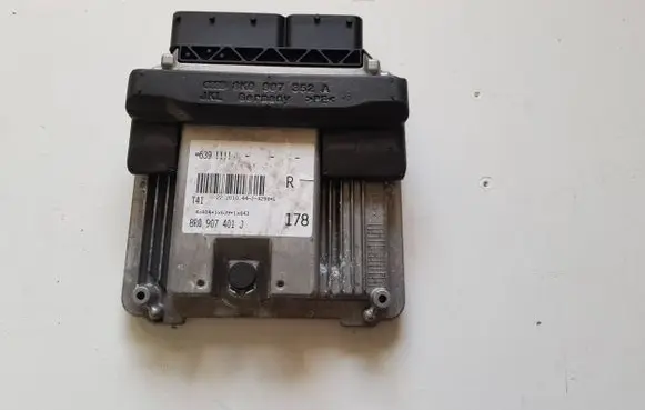 Audi A5 8T 8F Engine control unit/module 8R0907401J 20104424296