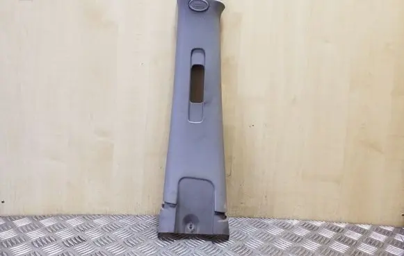 KIA Sorento (B) pillar trim (top) 858243E000 858203E200