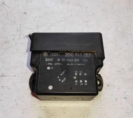 Glow plug pre-heat relay