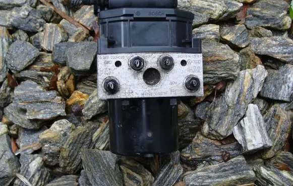 Seat Ibiza III (6L) ABS Pump 6Q0907379G 384276 0265800003