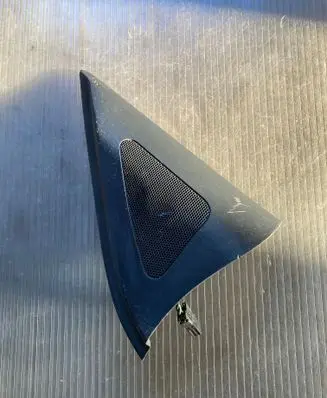 Hyundai Santa Fe Front door high frequency speaker 876612B010