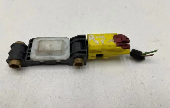 Audi A6 S6 C5 4B Airbag deployment crash/impact sensor 8E0959643B
