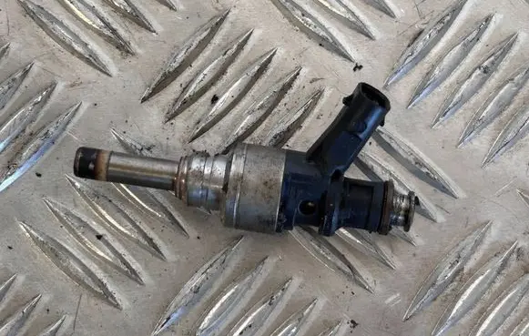 Audi A4 S4 B8 8K Fuel injector 306E036P 104390520