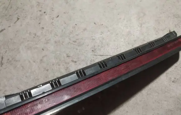 Volkswagen PASSAT B5 Third/center stoplight 3B9945097A