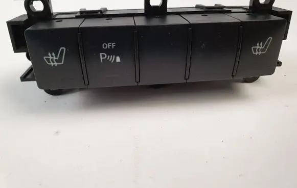 Mercedes-Benz A W169 Seat heating switch 1698209010