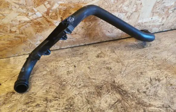 Mercedes-Benz E W213 Engine coolant pipe/hose A2135010182 CT151038 EK667065A1