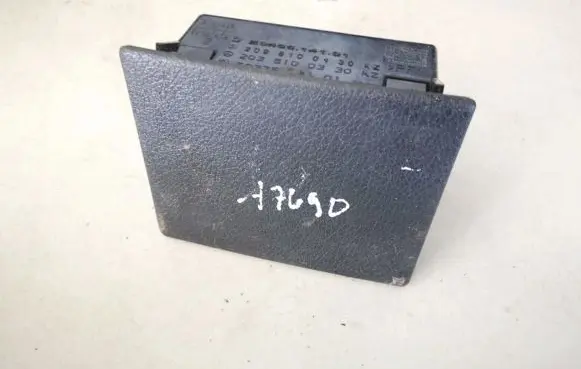 Mercedes-Benz C W203 Car ashtray 2098100130 2038100330
