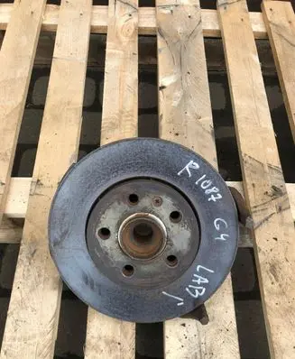 Volkswagen Golf IV Front wheel hub 1J0256N