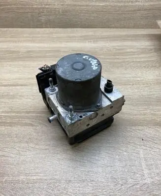 Toyota Corolla Verso AR10 ABS Pump 445400F020