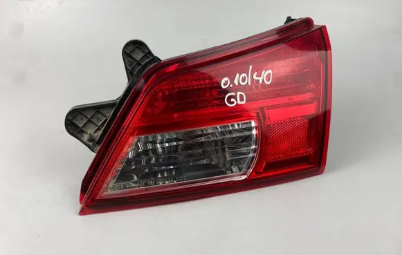 Subaru Outback Tailgate rear/tail lights 2ZR946094