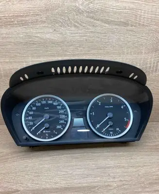 BMW 5 E60 E61 Speedometer (instrument cluster) 6958600 110080213